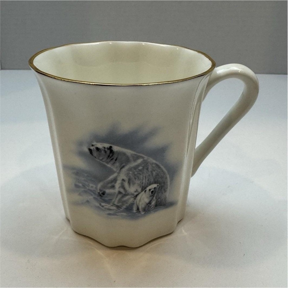 Renaissance Bone China Mug Polar Bear White Blue Gold Glossy Canada 4" Tall